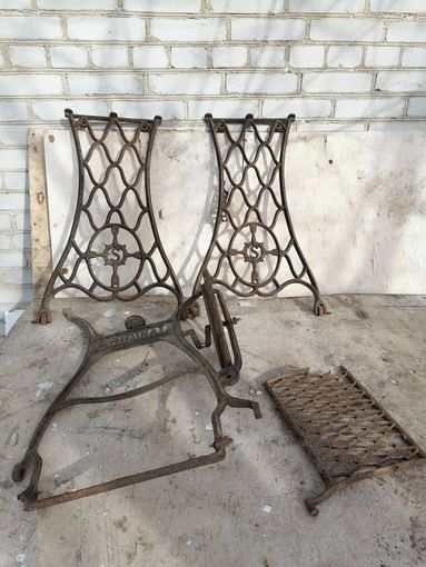 Станина швейной машины.