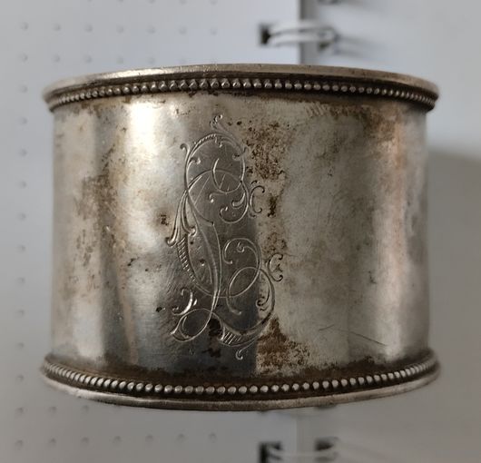 Серебряная салфетница, 84 пробы.