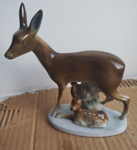 Олениха с олененком Германия Фасольд и Штраух