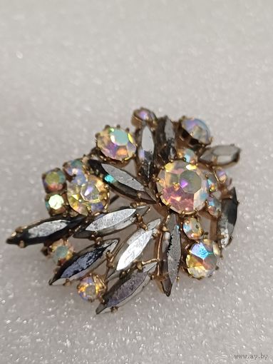 Все лоты с 1р.Красивая брошь