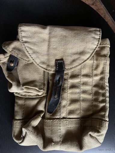 Ещё одна разновидность подсумка ак-уже на 4  рожка. Полнейший оригинал. Это вторая разновидность-первый был на 3 магазина и выставлен ранее.