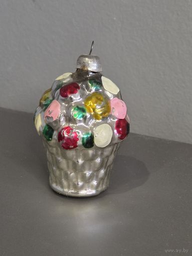 Корзина с цветами. Вариант 2. Достаточно редкая игрушка из СССР.