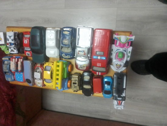 Машинки игрушки