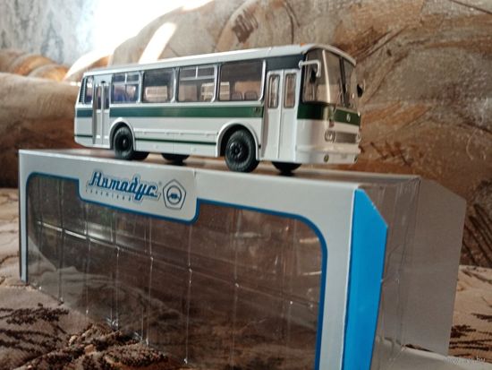 Автобус ЛаЗ-695Р. Сова.