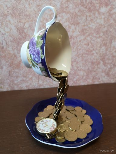 Денежная чашка. Панно из монет. Аукцион с 1.00 руб.