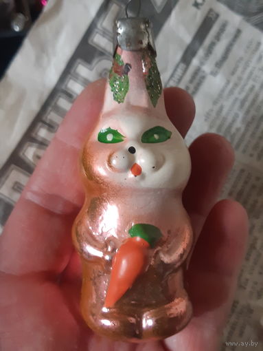 Елочная игрушка.  Заяц с морковкой. (Ц)