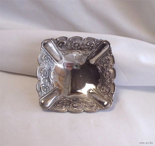 Икорница Орешница 10,0 х 10,0 см Серебрение 02