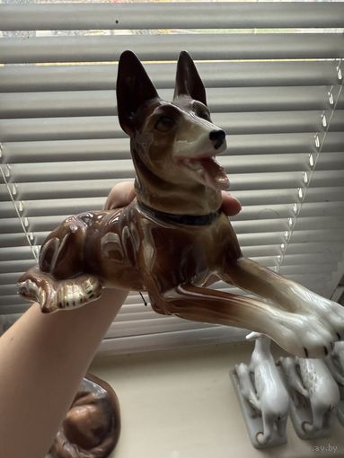 Собака фарфор