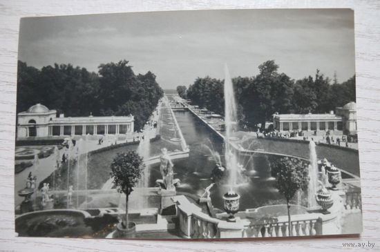 Уткин Б.(фото), Петродворец; 1968, чистая (изд. "Лик").