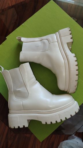 Ботинки классные. р.36 б/у.