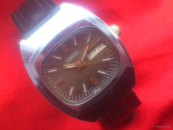 Часы РАКЕТА 2628 ТЕЛЕВИЗОР из СССР 1980-х в ДОСТОЙНОМ СОСТОЯНИИ