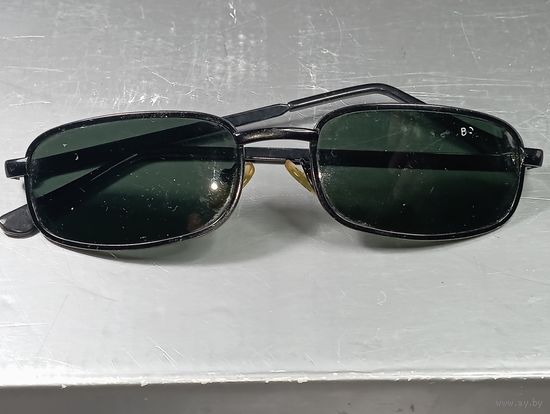 Очки винтажная модель бренда BOSS (Hugo Boss)Предсезонная распродажа Винтажных солнцезащитных очков с рубля !