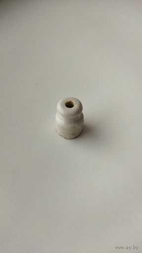 Изолятор керамический.