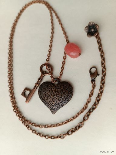 Подвеска с сердечком, ключиком и вишневым кварцем