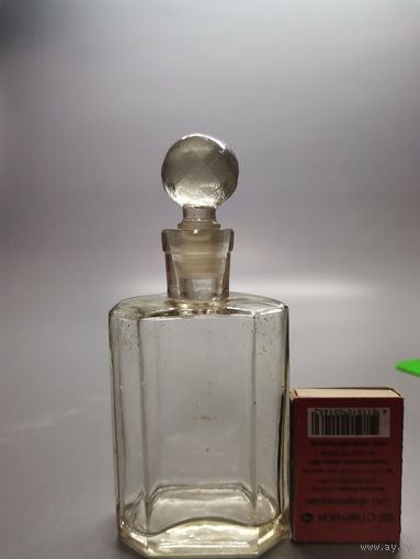 Флакончик от парфюм СССР.