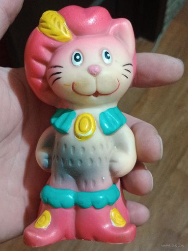 Игрушка резиновая кот в сапогах с пищалкой СССР