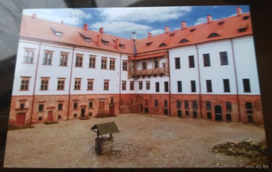 Мирский замок Во дворе замка