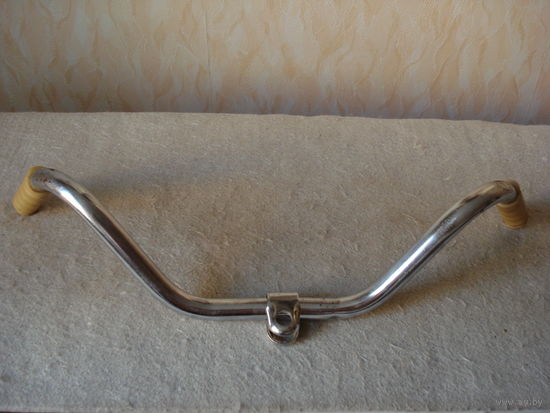 Руль старого советского велосипеда с ручками грипсами.(1).