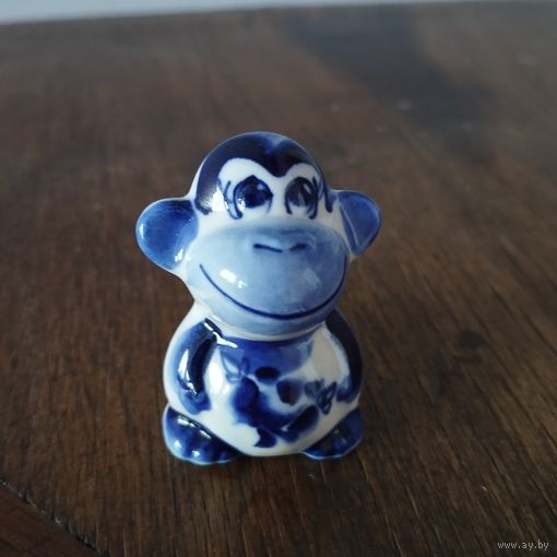 Статуэтка фарфоровая Обезьяна Шимпанзе, Гжель