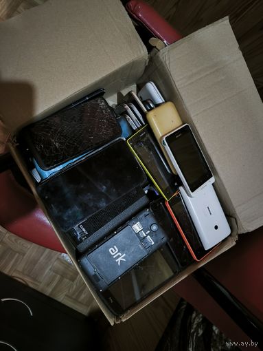 Смартфоны лотом на запчасти 70 штук