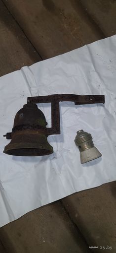 Дoвоенный чугунный уличный фонaрь (остатки) , редкость.