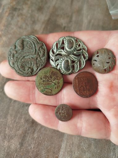 Красивые старинные пуговки,с рубля