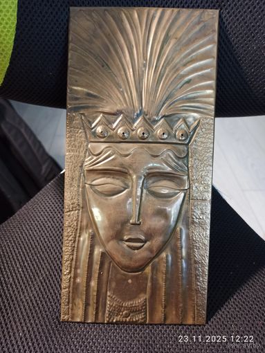 Панно чеканка Женское лицо