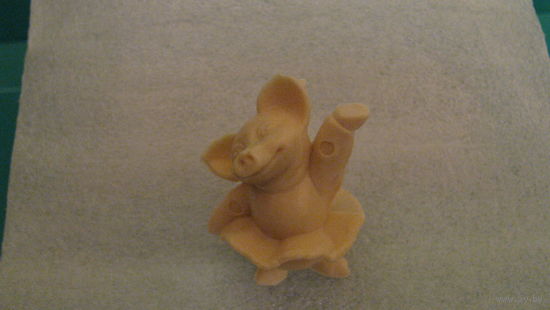 Киндер свинка Laila из набора Pig-family
