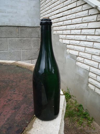 Стеклянная бутылка