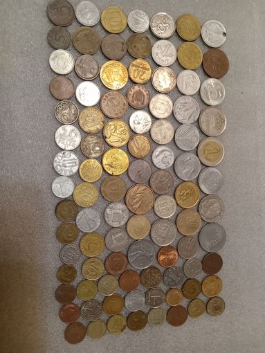 Монеты мира 95шт