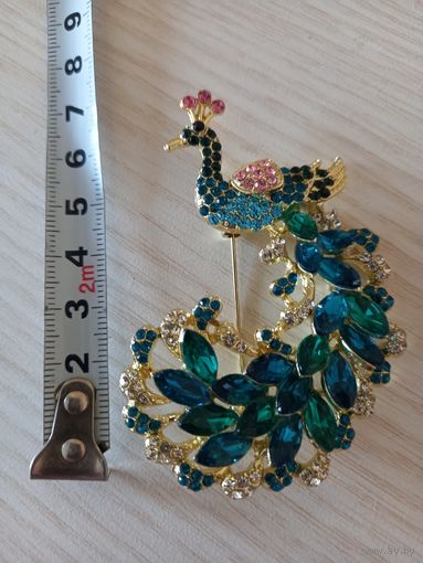 Брошь павлин