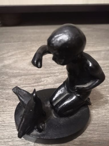 Статуэтка чугунная касли.