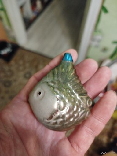 Красивая рыбка,с рубля