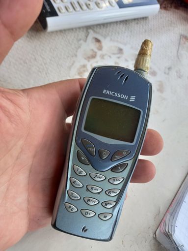 Мобильный телефон SONY ERCSSON A3618s с антенной