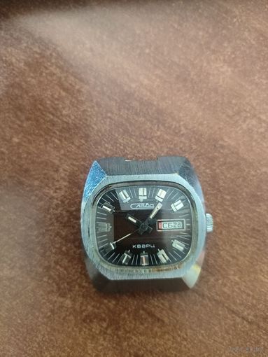 Кварцевые часы Слава "Танк". Без МПЦ