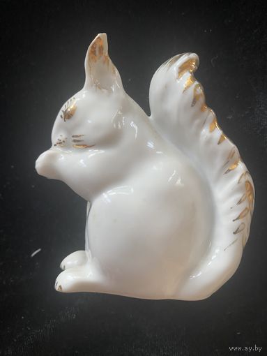 Фигурка фарфор
