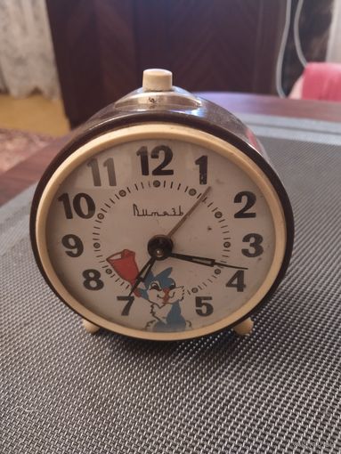 Будильник Витязь.( Работает)