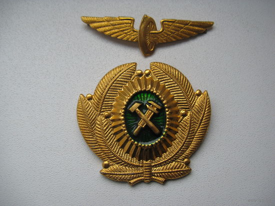 Кокарда железнодорожника СССР