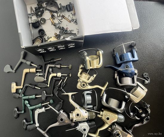 8 шт  рыболовных  катушек  на  запчасти