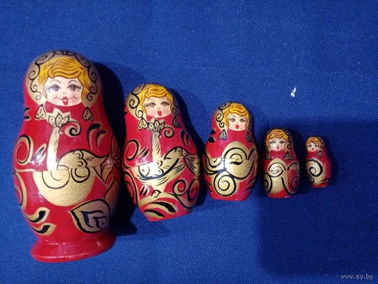 Матрешки росписные, высота 10, 7, 5, 4, и 3см.