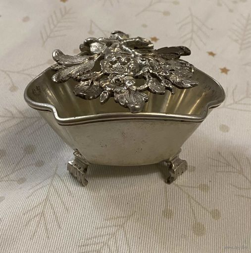 Винтажная серебряная ароматница , Германия 800 пр.