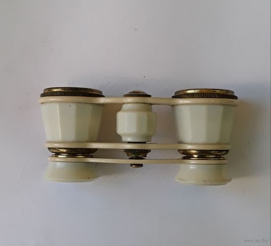 Бинокль театральный