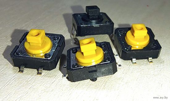 Кнопка ((цена за 4 шт)) 12 x 12 х 7,3 мм. Тактовая, квадратный шток
