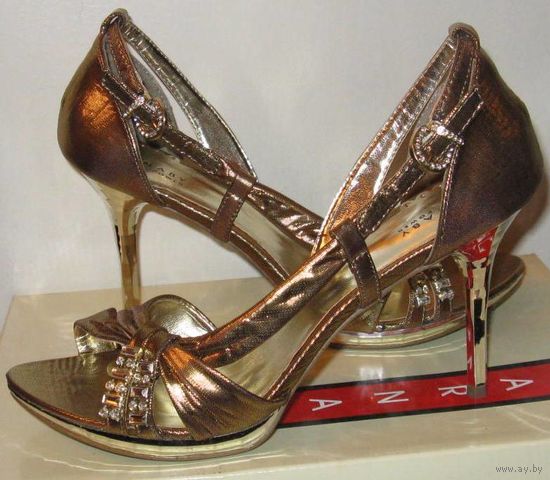 Туфли Босоножки 37,5 - 38 из Честера, made in Италия. Обалденные. НОВЫЕ