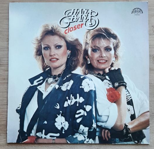 Hana & Dana – Closer