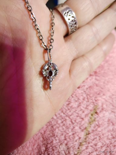 Серебряный кулон серебряной цепочкой . Описание на фото