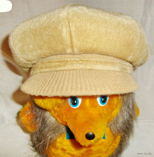 Шапка светло-коричневая с козырьком, новая