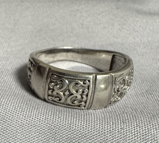 Кольцо серебряное 925 пробы. 58