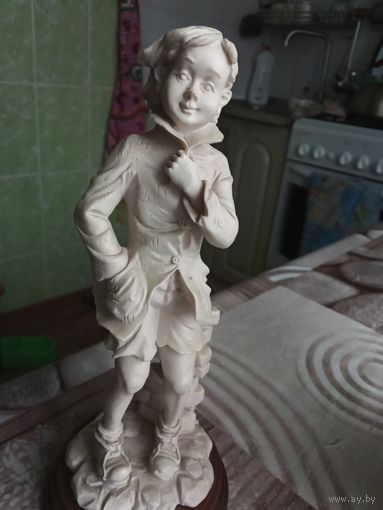 Бедный студент,мокрый фарфор