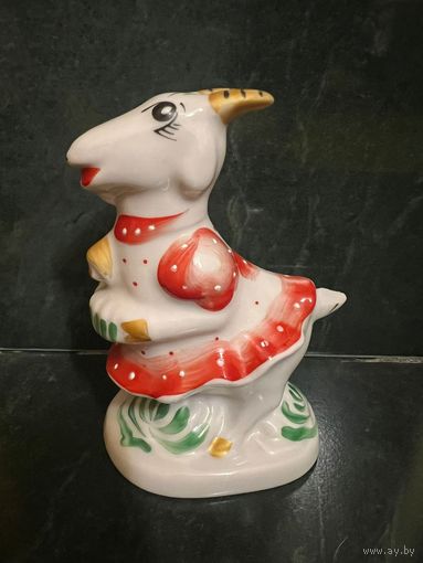 Статуэтка коза фарфоровая